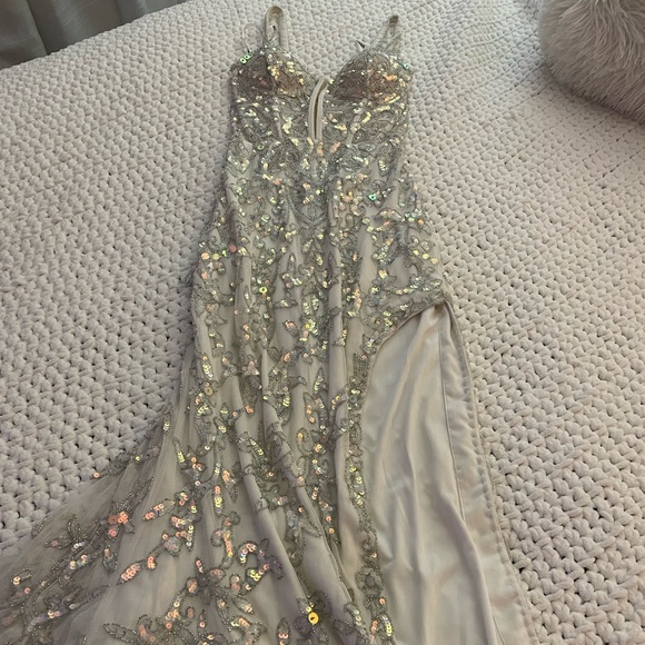 Sherri Hill 55289 Dress - Picture 6 of 11